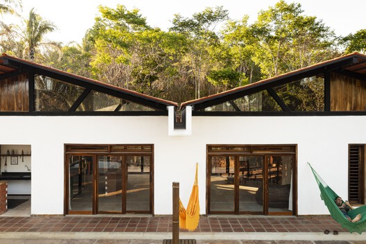 Casa Arajara / Lins Arquitetos Associados - Fotografia de Exterior, Madeira, Viga