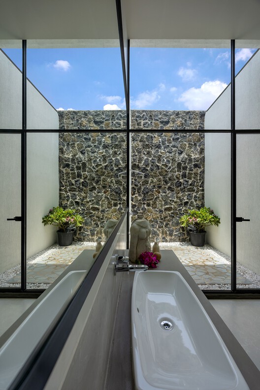 Vault House / MS DESIGN STUDIO - Exterior Photography, Glass, Concrete, Bathroom