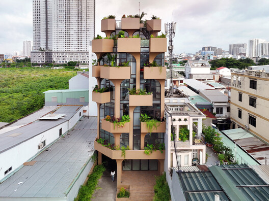 The Jungle Residence / ROOM+ Design & Build
