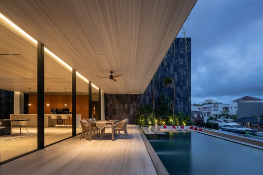 From Inside Looking Out House / K-Thengono Design Studio - Interior Photography