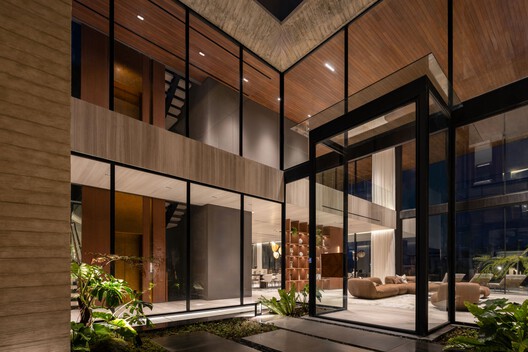 From Inside Looking Out House / K-Thengono Design Studio - Interior Photography