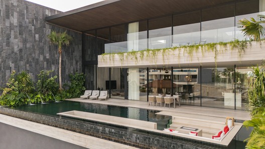 From Inside Looking Out House / K-Thengono Design Studio - Image 3 of 31