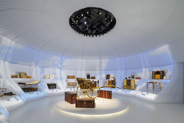 OMA/Shohei Shigematsu Designs Louis Vuitton’s “Visionary Journeys” First Museum Presentation in Osaka - Image 4 of 36