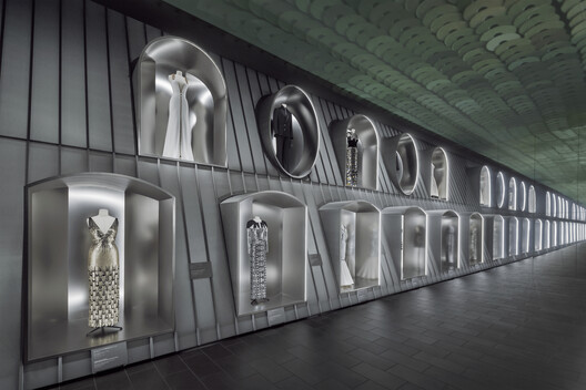 OMA/Shohei Shigematsu Designs Louis Vuitton’s “Visionary Journeys” First Museum Presentation in Osaka - Image 25 of 36