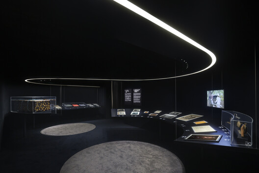 OMA/Shohei Shigematsu Designs Louis Vuitton’s “Visionary Journeys” First Museum Presentation in Osaka - Image 29 of 36
