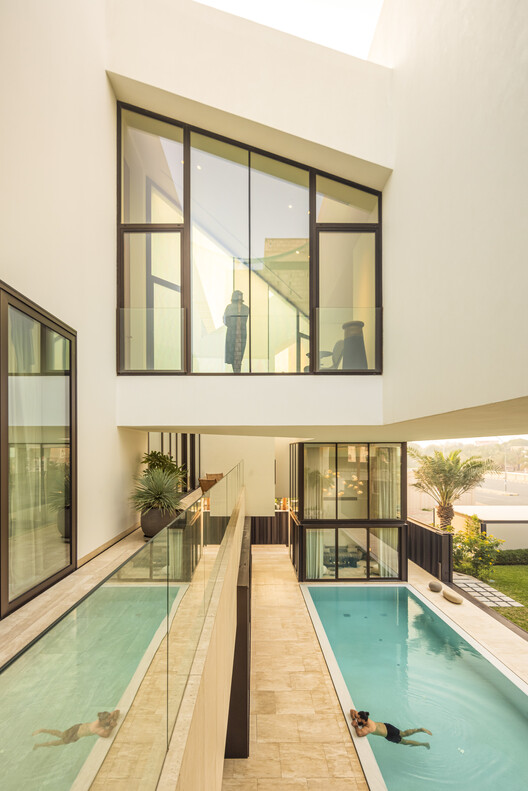 Cleft House / TAEP/AAP - Interior Photography, Door, Balcony, Courtyard