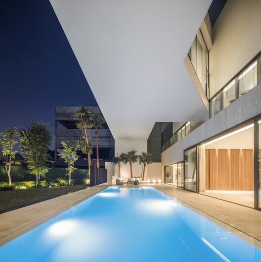 Cleft House / TAEP/AAP - Interior Photography, Courtyard