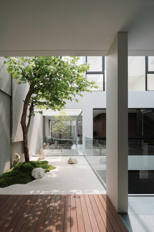 DK.52 House / Studio Avana - Interior Photography, Courtyard