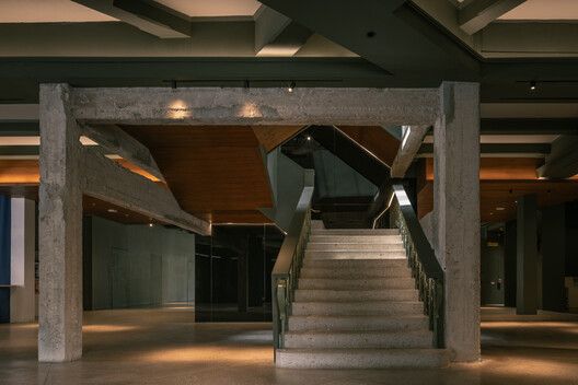 Chaipathanasilp (The Corner House) / IF (Integrated Field) - Image 15 of 47