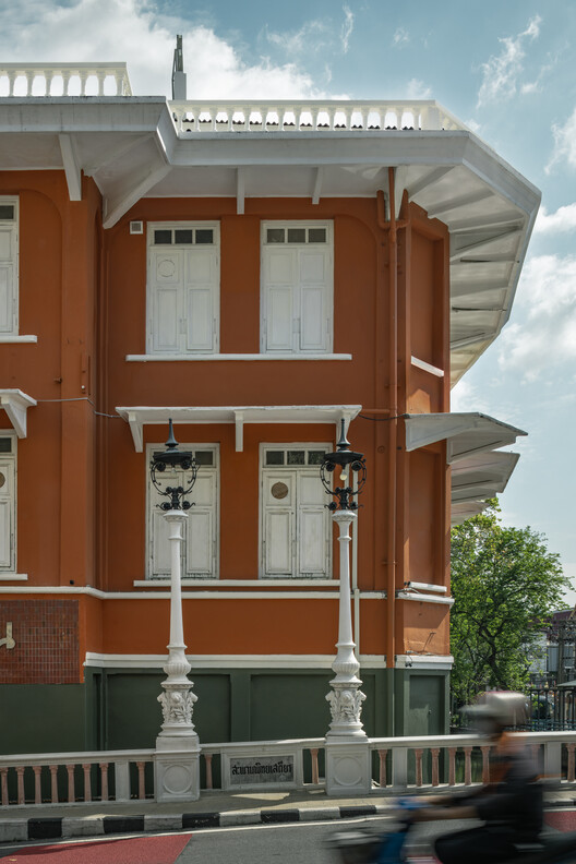 Chaipathanasilp (The Corner House) / IF (Integrated Field) - Interior Photography, Balcony, Column