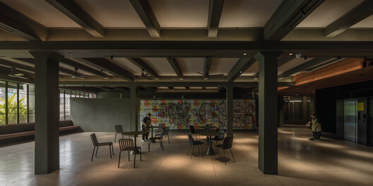 Chaipathanasilp (The Corner House) / IF (Integrated Field) - Interior Photography, Dining room, Beam