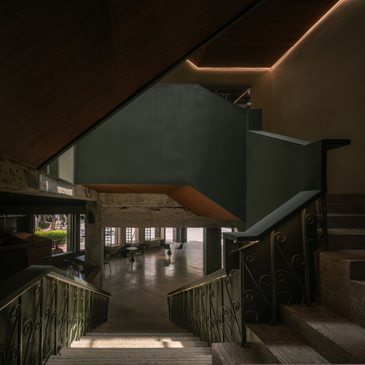 Chaipathanasilp (The Corner House) / IF (Integrated Field) - Image 16 of 47