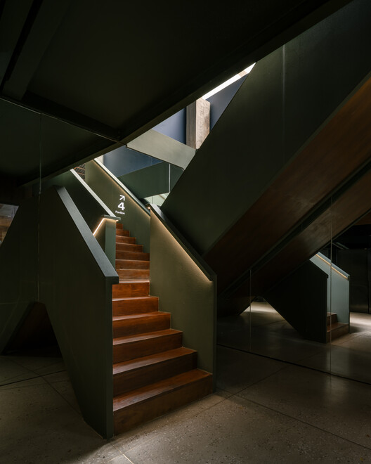Chaipathanasilp (The Corner House) / IF (Integrated Field) - Image 19 of 47