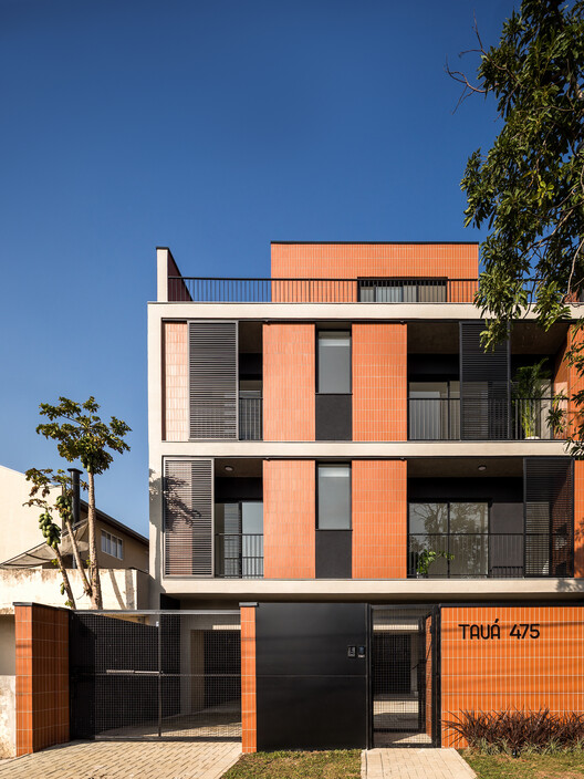 Edifício Tauá / Küster Brizola Arquitetos - Fotografia de Exterior, Balcão