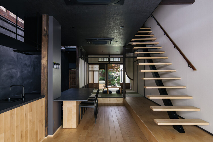 木犀旅馆 / atelier yoo - 室内图, 木头, 楼梯, 椅子