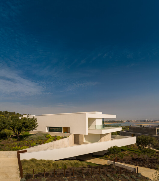 Ria House / Mário Martins Atelier - Image 9 of 27