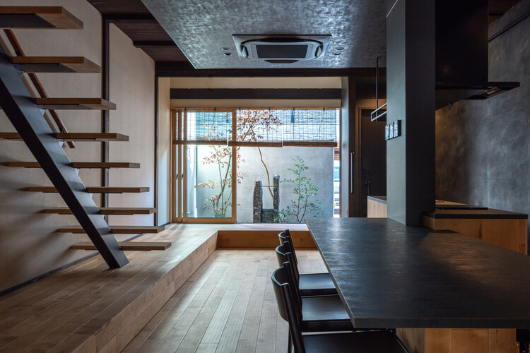 木犀旅馆 / atelier yoo - 室内图, 木头, 灯, 玻璃