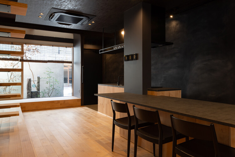 木犀旅馆 / atelier yoo - 室内图, 木头, 灯, 椅子