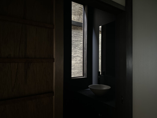 House Mokusei / atelier yoo - Interior Photography, Bathroom, Wood, Glass