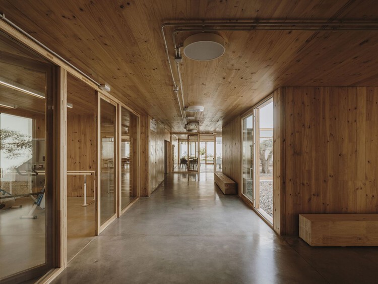 Contemporary Applications of Materials in Spanish Architecture - Image 9 of 12