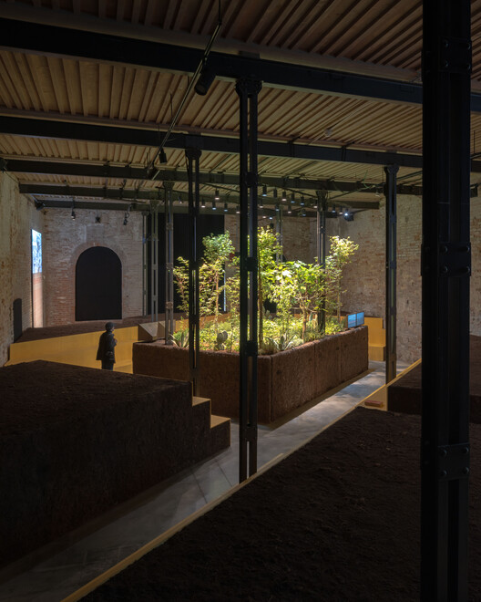 El Pabellón de México en la Bienal de Arquitectura de Venecia explora el potencial ecológico de los sistemas agrícolas ancestrales - Imagen 18 de 26