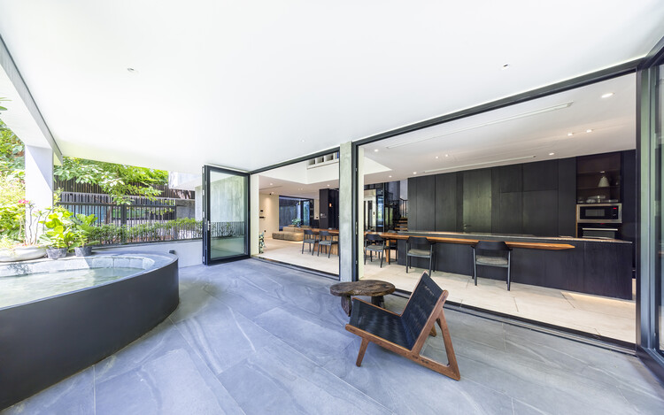 Casa Cubo Negro / MM++ architects - Fotografía interior, Sala de estar, Patio interior