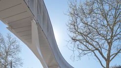 卡尔斯鲁厄市医院天桥 / caspar.