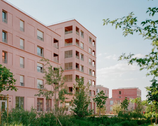 ES3 Collective Housing / Lemoal Architectes + 2PM A - Exterior Photography