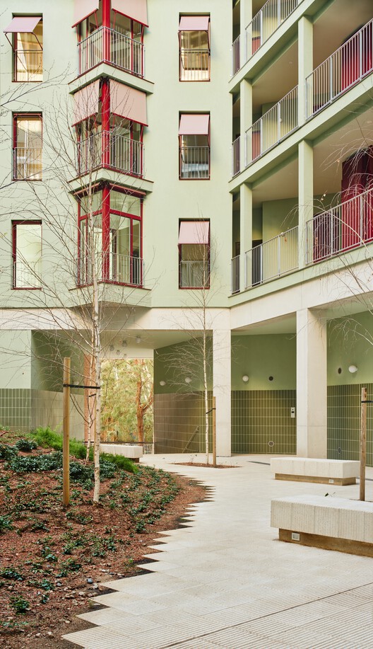 Illa Glòries Social Housing / Cierto Estudio - Interior Photography