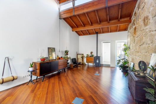 Reabilitar como gesto de escuta: uma casa no Porto - Imagem 16 de 20