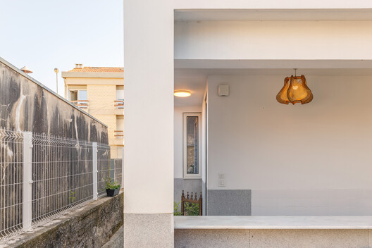 Reabilitar como gesto de escuta: uma casa no Porto - Imagem 14 de 20