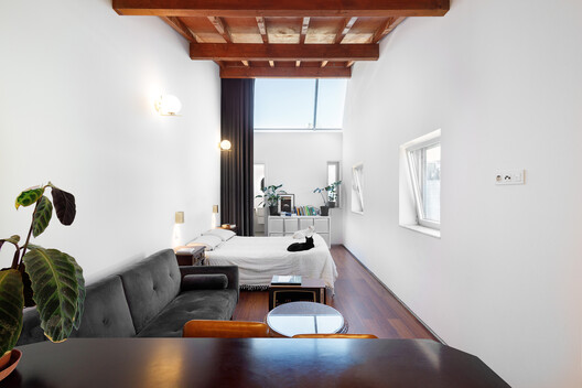 Reabilitar como gesto de escuta: uma casa no Porto - Imagem 4 de 20