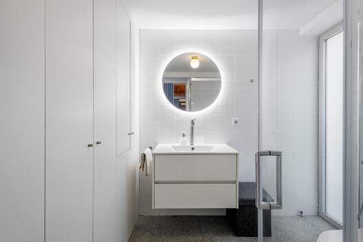 Reabilitar como gesto de escuta: uma casa no Porto - Imagem 10 de 20