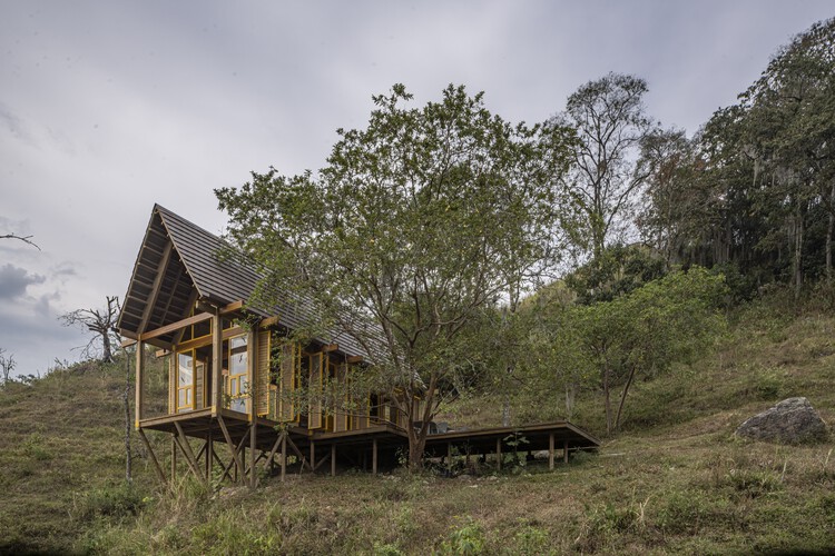 Casa de reforestación Lamarilla / Quena Margarita Gonzalez Escobar + Juan David Hoyos Taborda - Fotografía exterior, Madera
