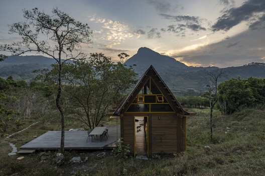 Casa de reforestación Lamarilla / Quena Margarita Gonzalez Escobar + Juan David Hoyos Taborda - Fotografía exterior, Madera
