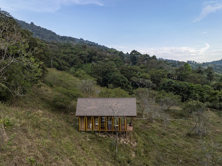 Casa de reforestación Lamarilla / Quena Margarita Gonzalez Escobar + Juan David Hoyos Taborda - Fotografía exterior, Madera, Bosque