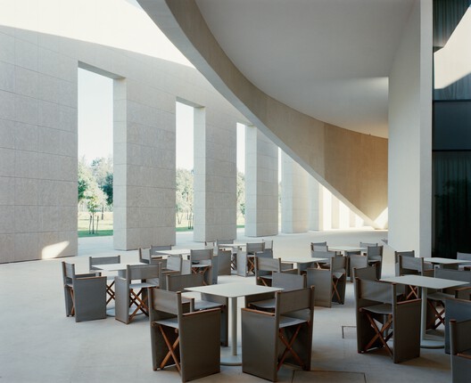 Centre de Congrès Rabat / Bofill Taller de Arquitectura - Fotografía interior, Comedor, Vidrio, Concreto, Sillas