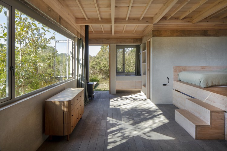 Casa Tecorral / Claudia Rodriguez + Louise Rouzaud - Fotografía interior, Madera, Dormitorio, Fijación Vigas