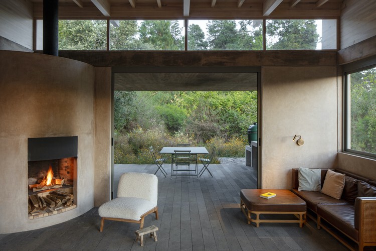 Casa Tecorral / Claudia Rodriguez + Louise Rouzaud - Fotografía interior, Sala de estar, Madera, Mesas, Sillas, Fijación Vigas