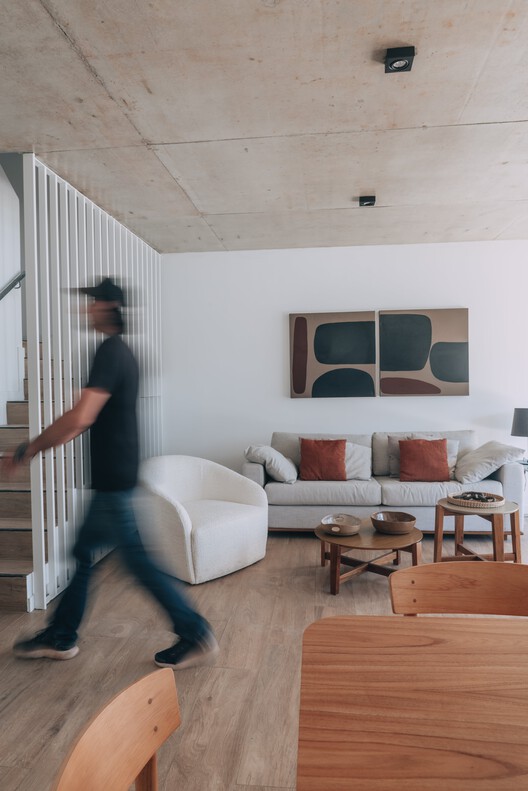 Casas Ovejitas 2 / Altuna Cecchi Moya - Fotografia de Interiores, Sala de Estar, Madeira, Cadeira