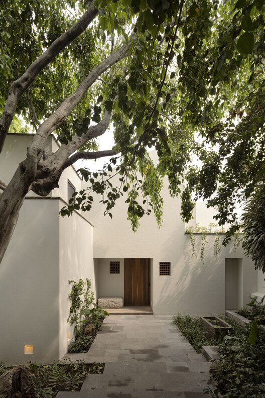 Casa R4 / Manzo de Alba Taller Casa R4 / Manzo de Alba Taller - Fotografía exterior, Patio interior