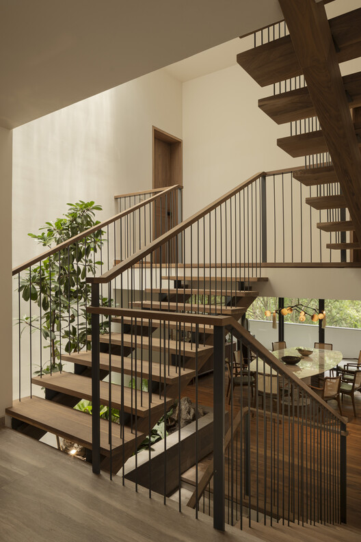 Casa R4 / Manzo de Alba Taller - Fotografía interior, Escaleras, Madera, Barandas