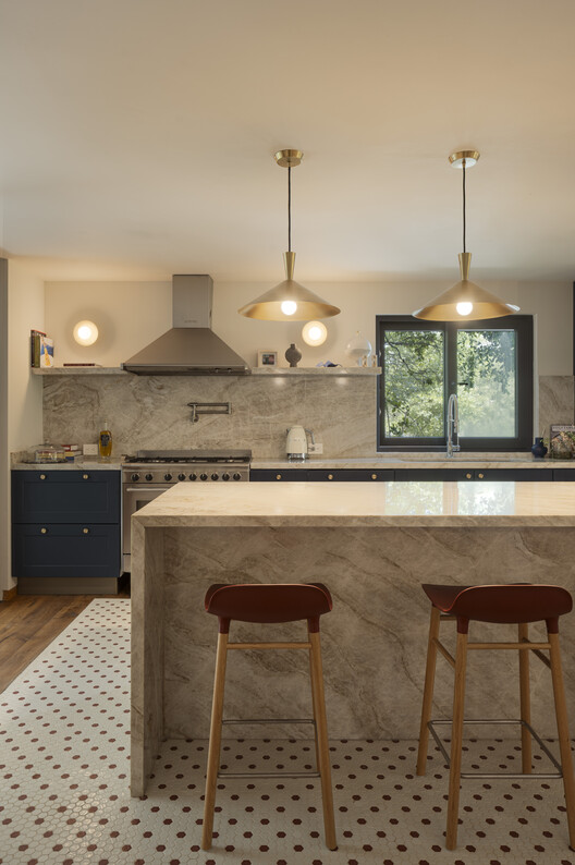 Casa R4 / Manzo de Alba Taller - Fotografía interior, Cocina, Madera, Encimera, Iluminación, Sillas