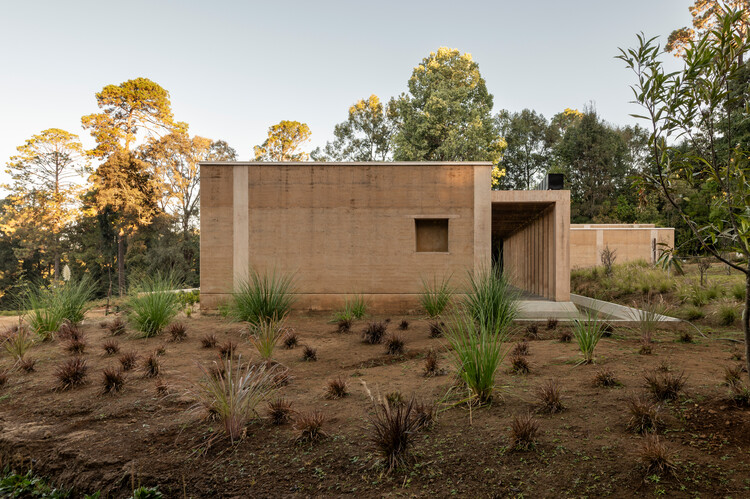 Casa KM / Grupo Lateral Arquitectura y Construcción, Ruíz Galindo - Fotografía exterior, Concreto