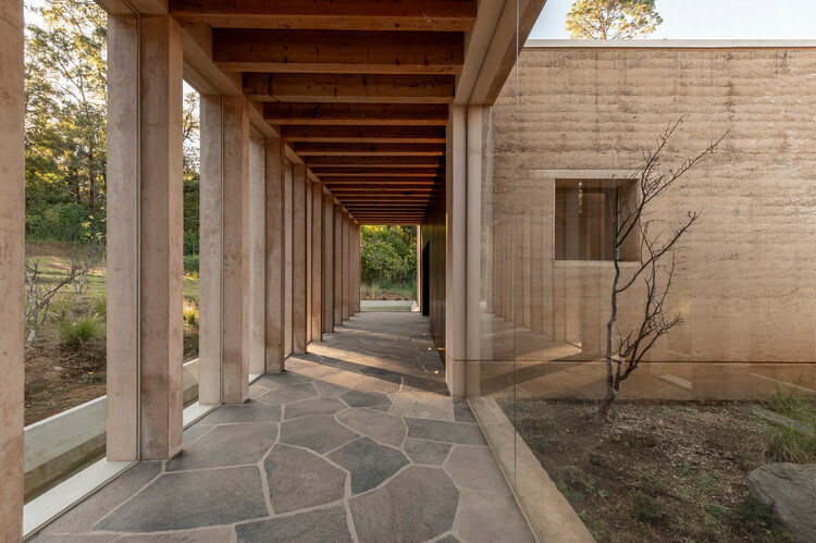 Casa KM / Grupo Lateral Arquitectura y Construcción, Ruíz Galindo - Fotografía interior, Madera, Concreto