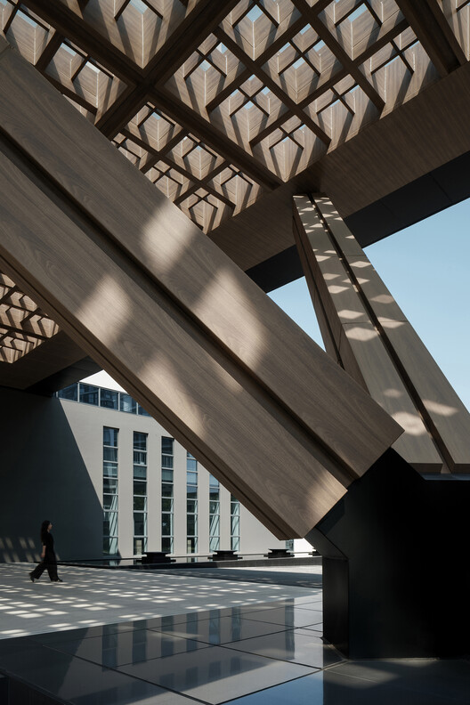 金华上市公司办公楼设计 / UD studio - 室内图, 楼梯, 柱