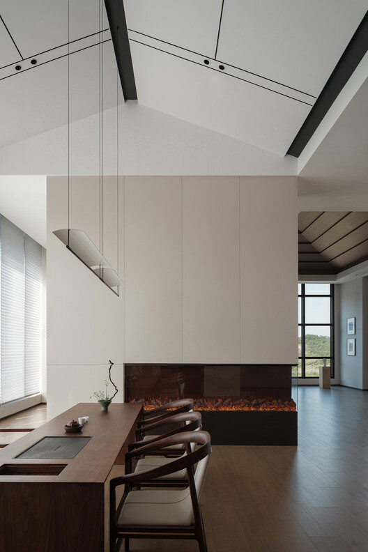 金华上市公司办公楼设计 / UD studio - 室内图, 厨房, 木头, 桌子, 灯, 椅子