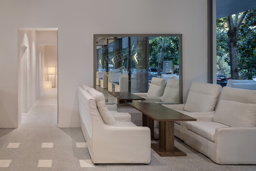 K1Y Design Lab / K1Y Design - Interior Photography, Living Room, Sofa, Lighting, Chair