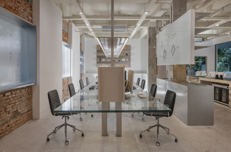 K1Y Design Lab / K1Y Design - Interior Photography, Chair, Table, Lighting, Glass