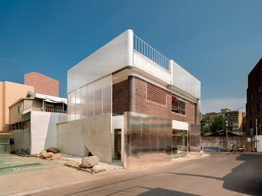 8323. layers of space - sukchulmok Bakery and Café. Image © Hong Seokgyu 8323. layers of space - sukchulmok Bakery and Café. Image © Hong Seokgyu